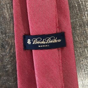 Brooks Brothers Men’s Red Tie ***Gently Used***